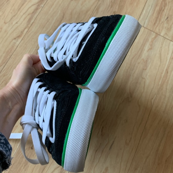 Globe Taj Burrow Black and Green Skate Sneakers - Picture 8 of 13